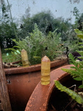 Load image into Gallery viewer, Yellow fluorite tower
